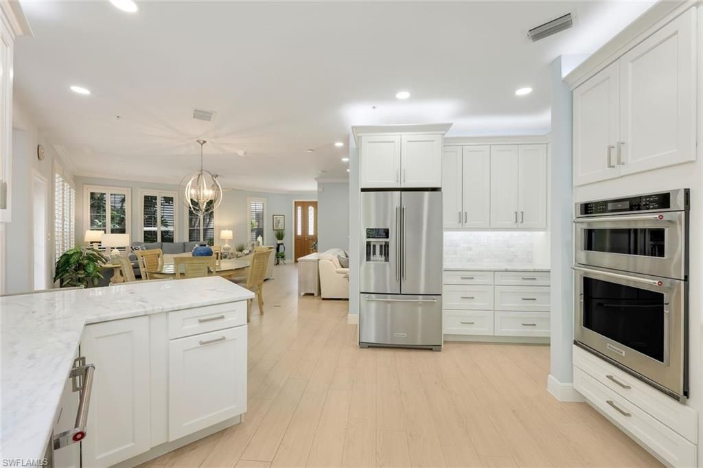 269 Colonade Cir, Unit 2802, Naples, FL 34103 Photo