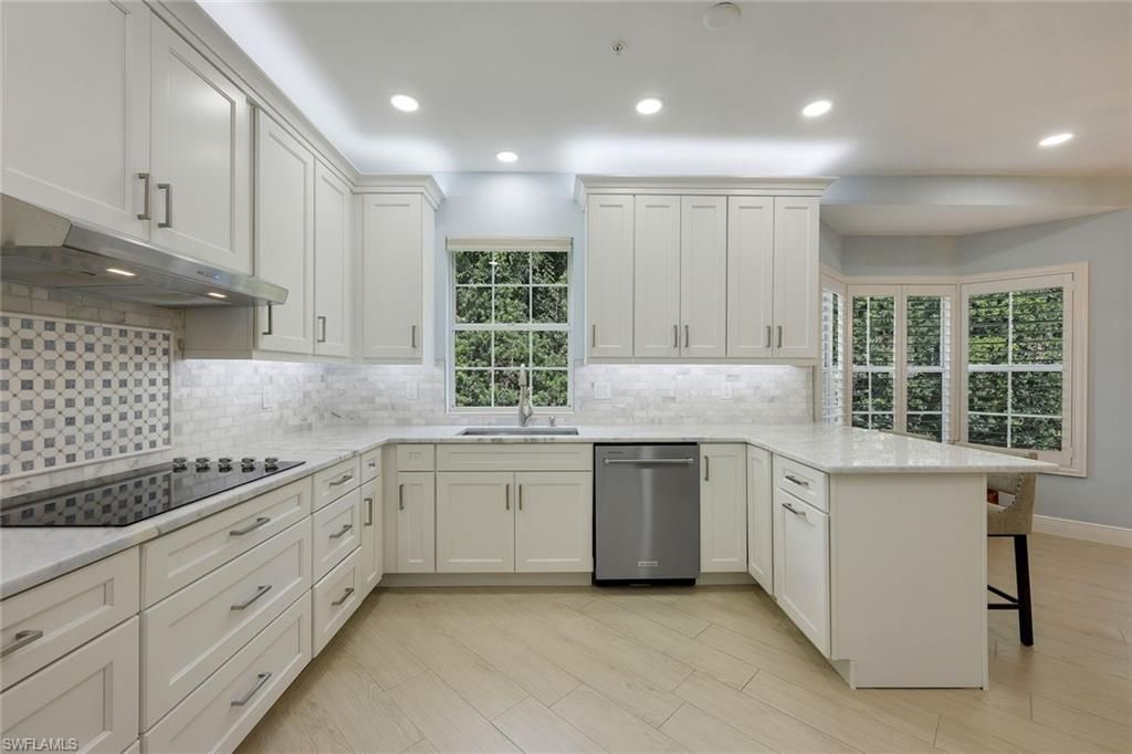 269 Colonade Cir, Unit 2802, Naples, FL 34103 Photo