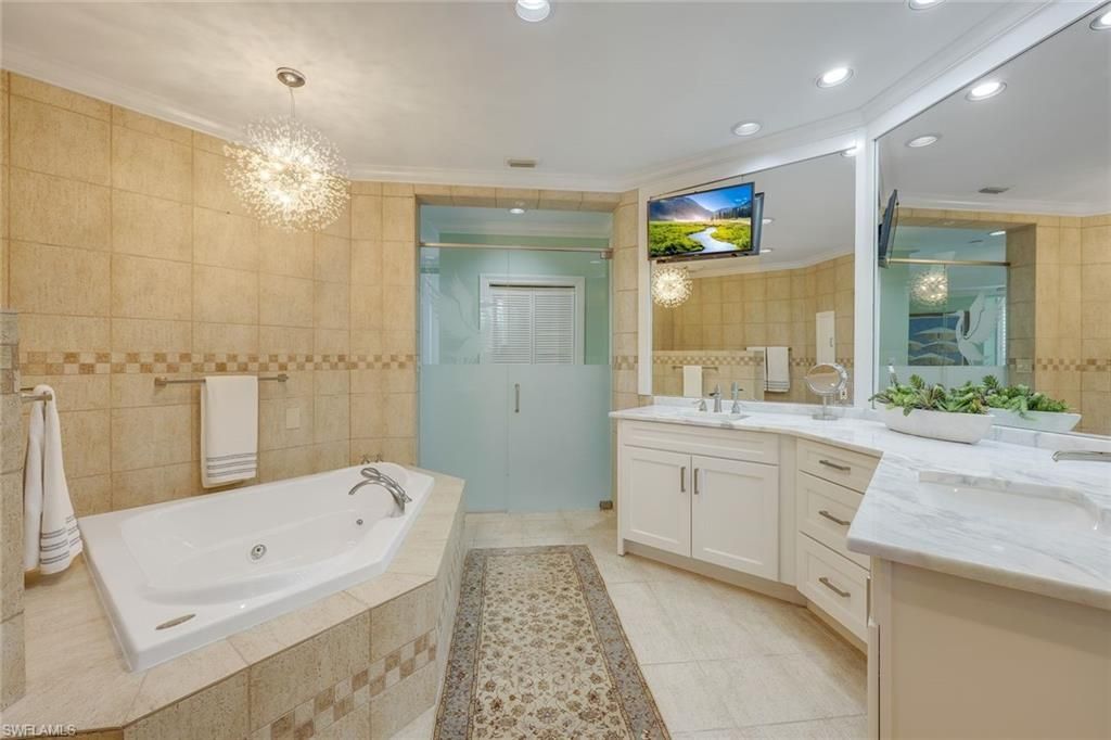 269 Colonade Cir, Unit 2802, Naples, FL 34103 Photo