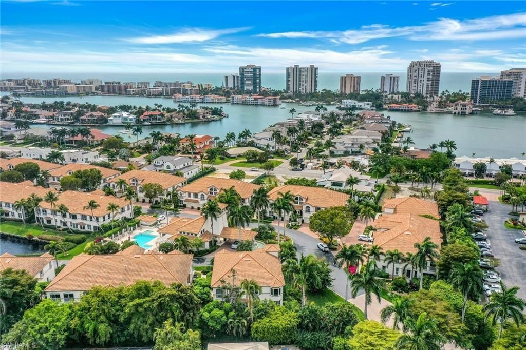 269 Colonade Cir, Unit 2802, Naples, FL 34103 Photo