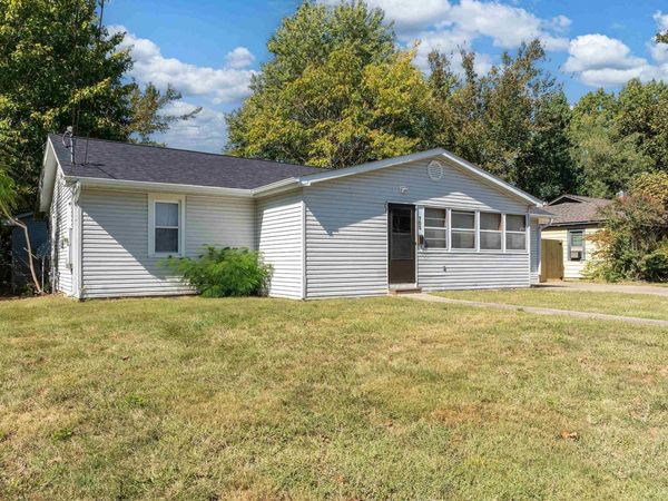 703 MULBERRY Street, Carterville, IL 62918