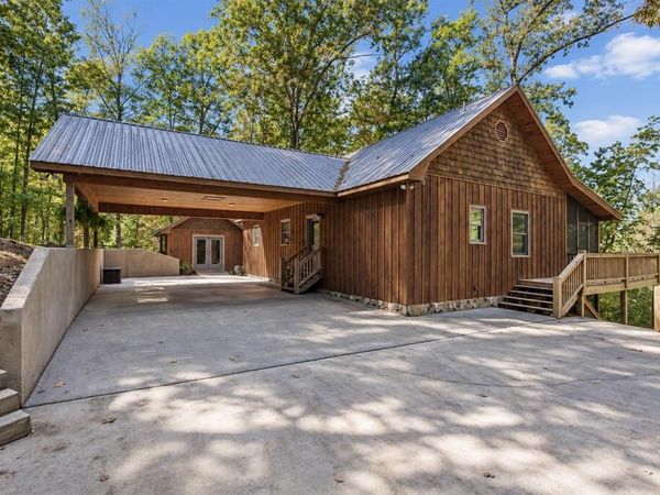 82 Queens Lane, Blue Ridge, GA 30513