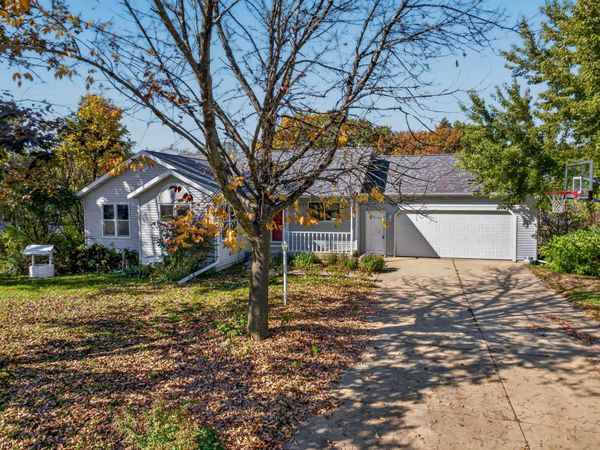 5833 Lochinvars Trail, Marshall, WI 53559