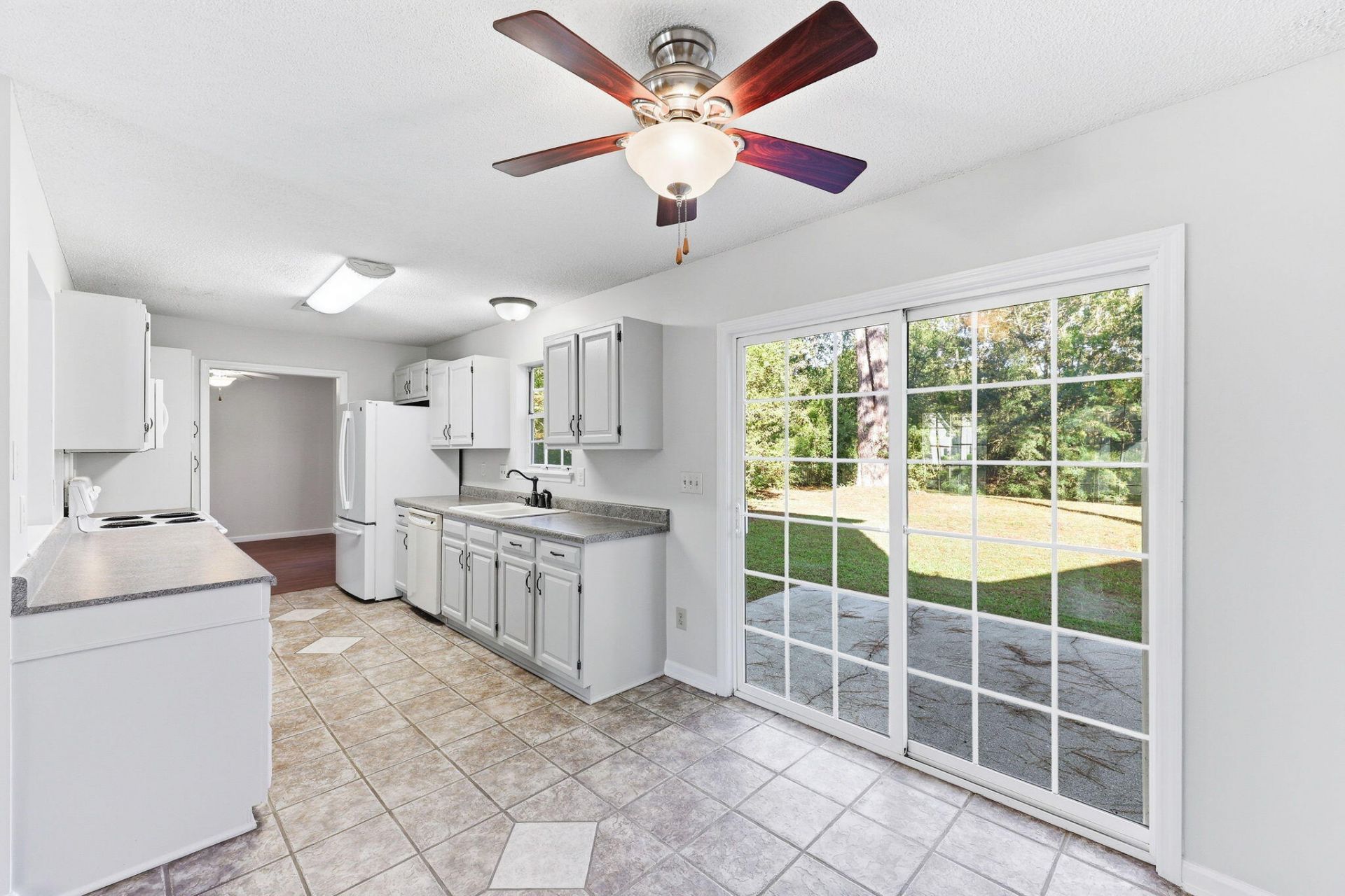 113 Alwyn Boulevard Photo 16