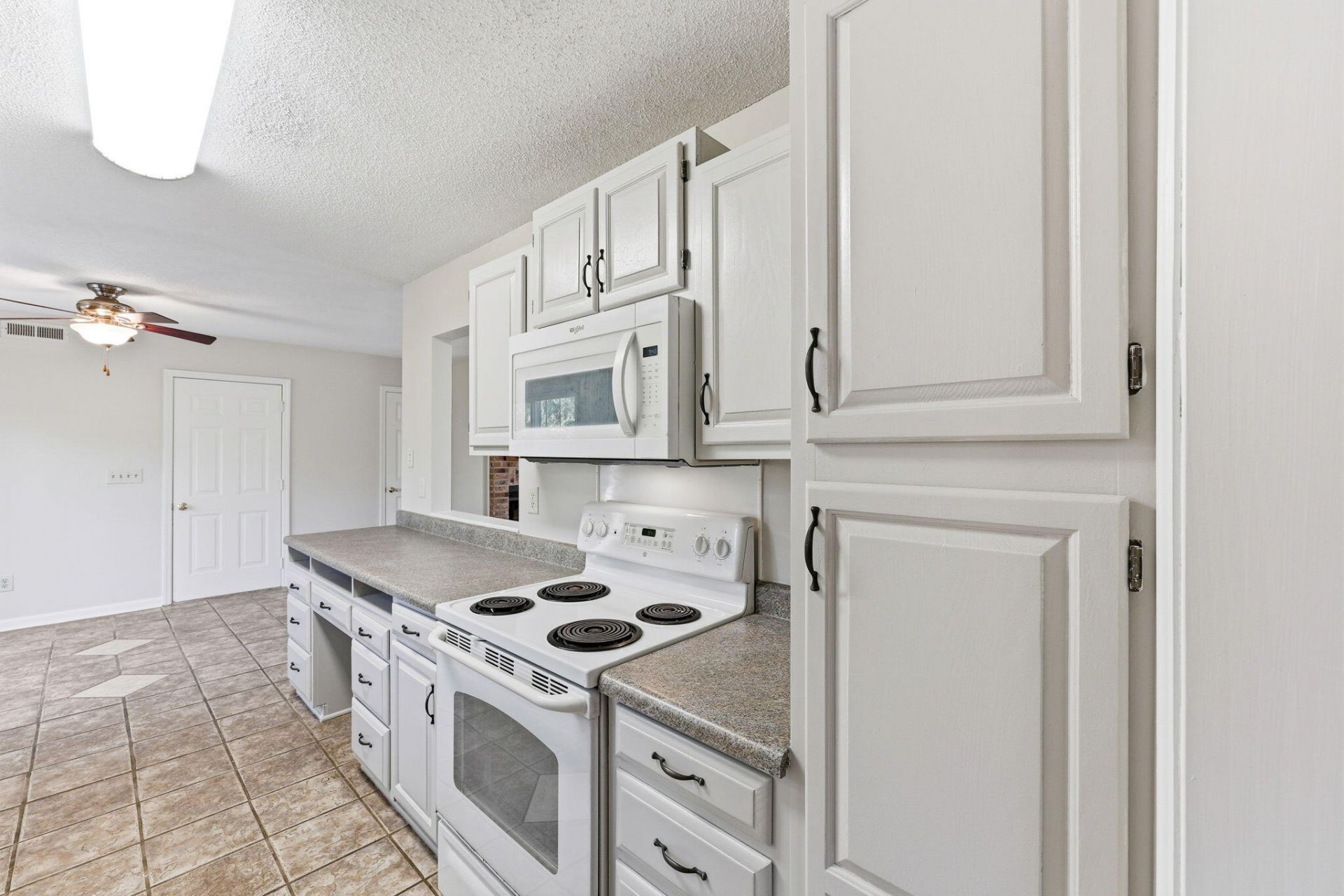 113 Alwyn Boulevard Photo 17
