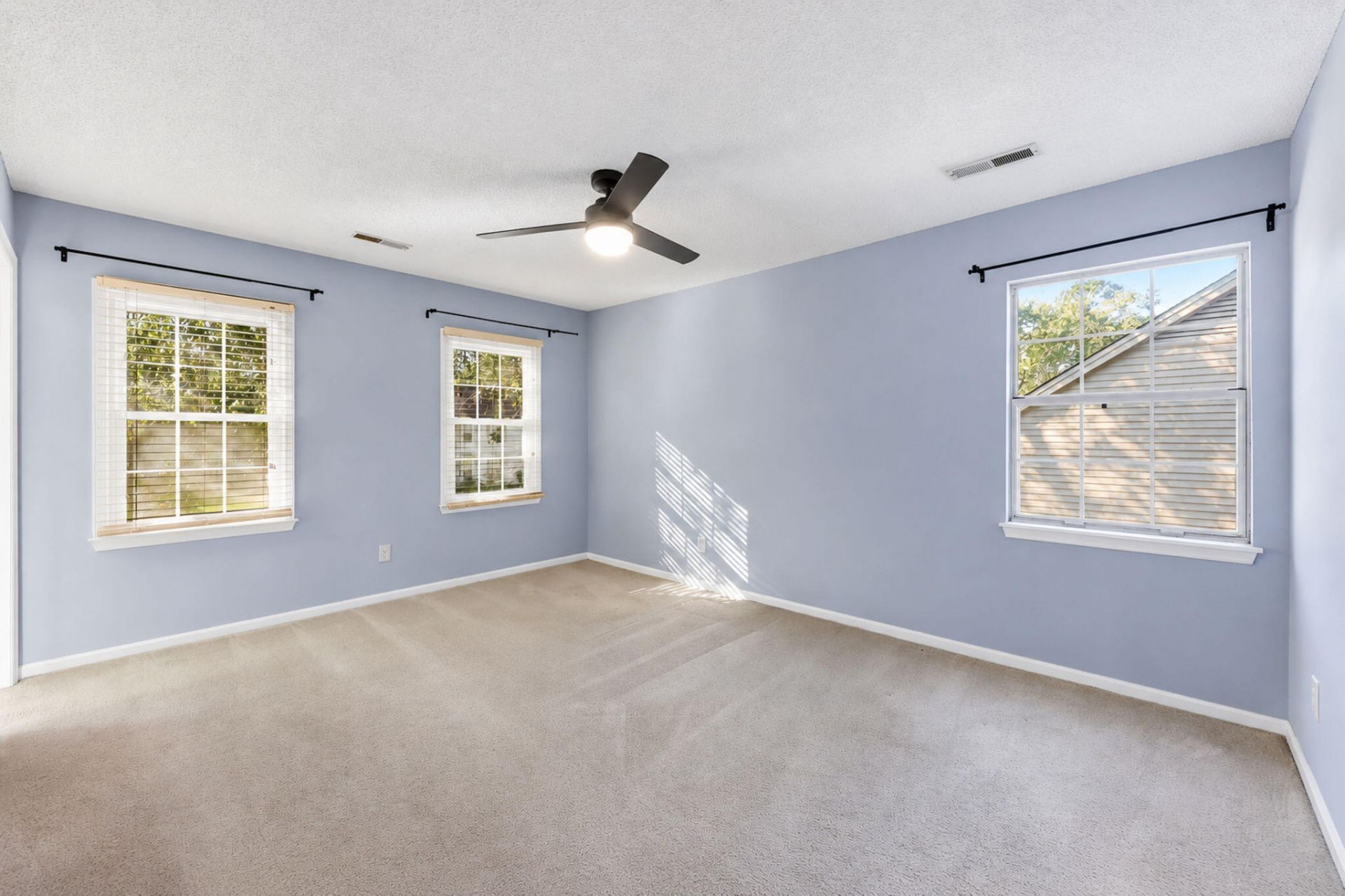 113 Alwyn Boulevard Photo 25