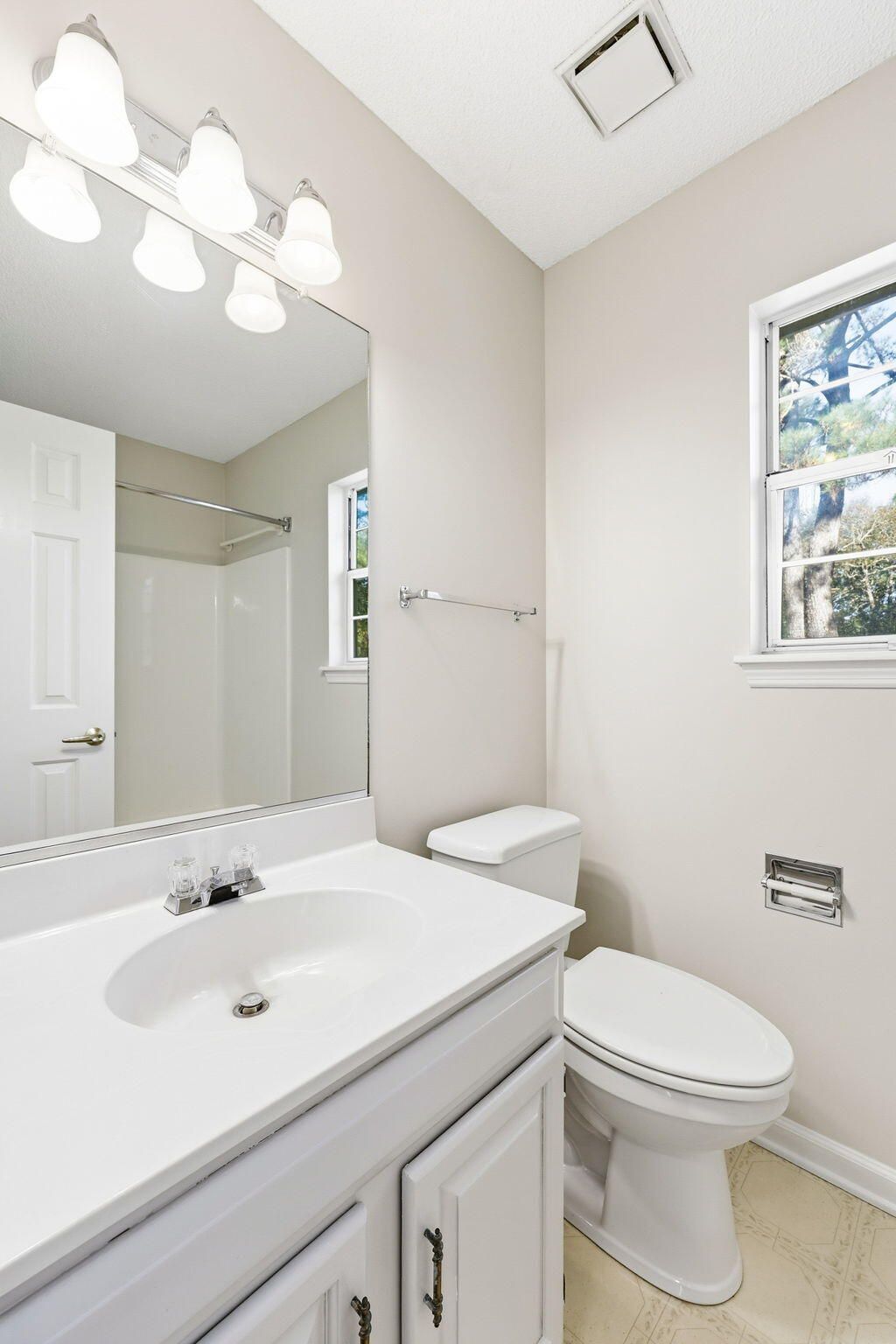113 Alwyn Boulevard Photo 32