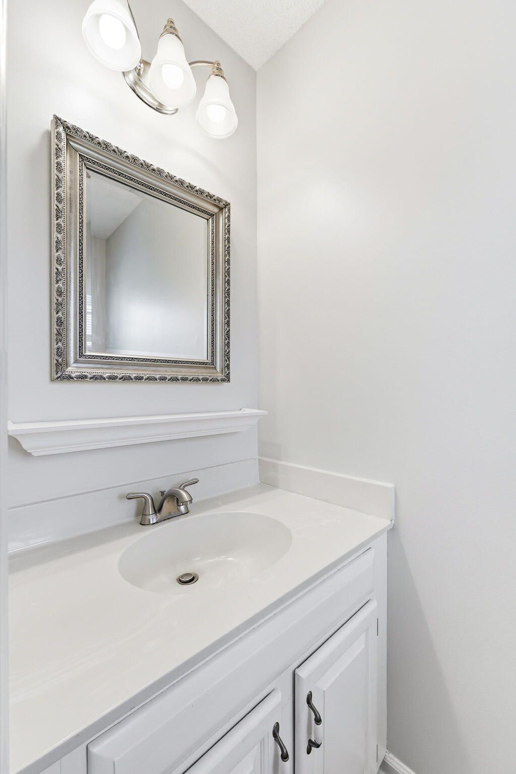 113 Alwyn Boulevard Photo 35