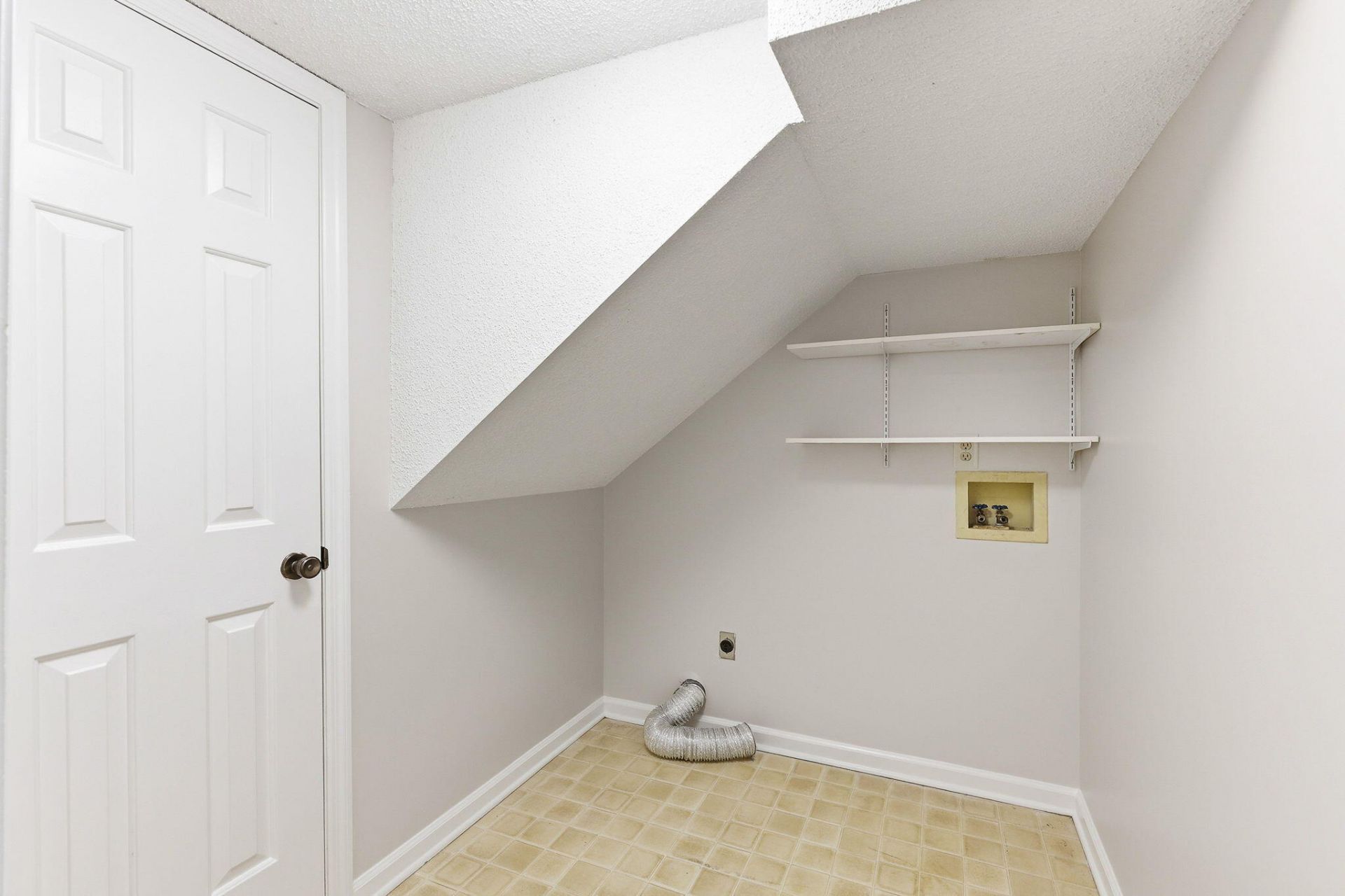 113 Alwyn Boulevard Photo 36