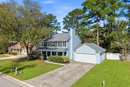113 Alwyn Boulevard photo 4