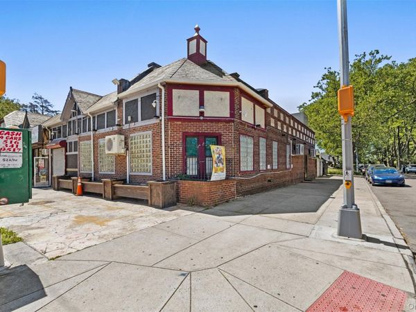 227-02 Linden Boulevard , Cambria Heights, NY 11411