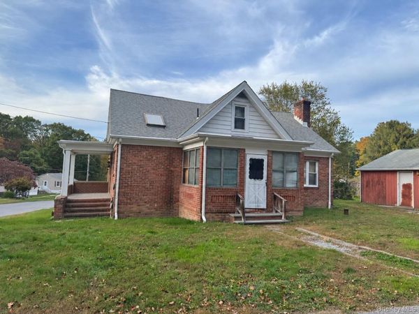12 Gary Drive , Hyde Park, NY 12538
