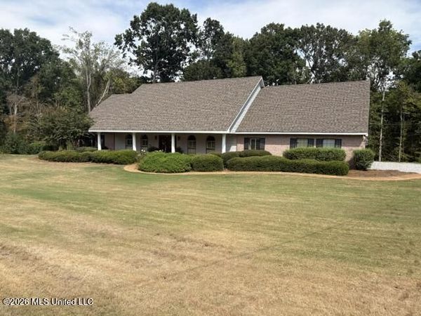292 County Road 352, Greenwood, MS 38930