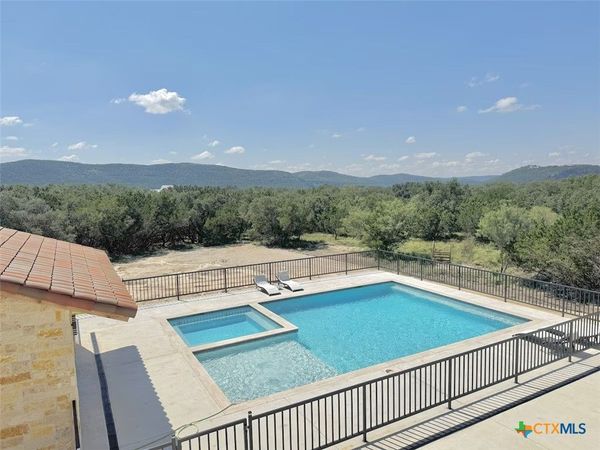 1747 Mountain Valley Drive , Concan, TX 78838