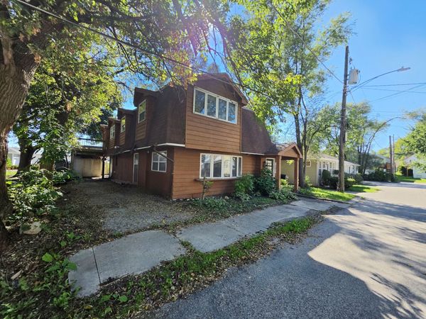 120 Roosevelt Avenue , Wauconda, IL 60084