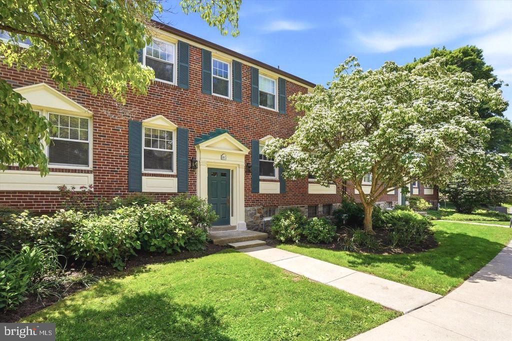 500 E LANCASTER AVENUE , WAYNE, PA 19087