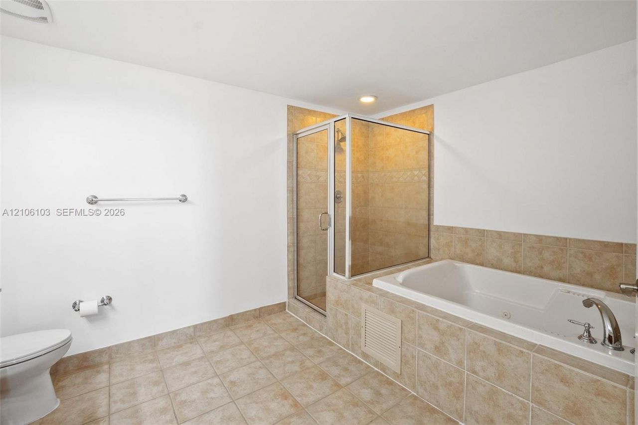 888 S Douglas Rd , Unit 602, Coral Gables, FL 33134 Photo