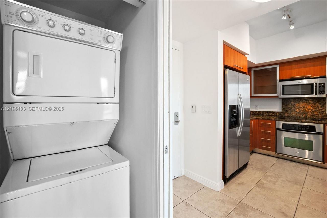 888 S Douglas Rd , Unit 602, Coral Gables, FL 33134 Photo
