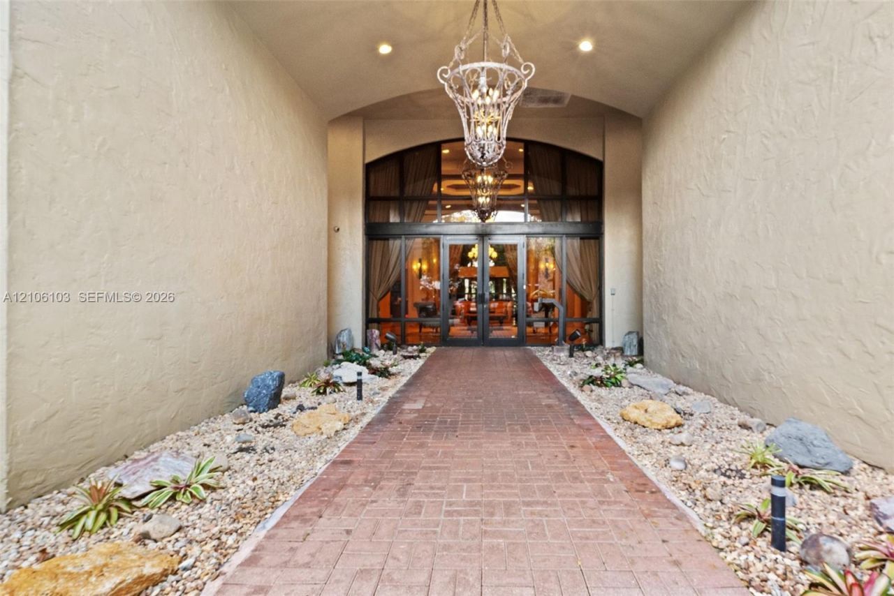 888 S Douglas Rd , Unit 602, Coral Gables, FL 33134 Photo