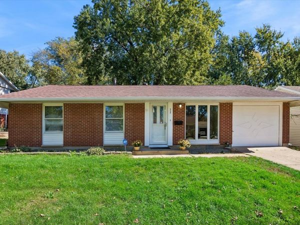517 Sherwood Drive, Streamwood, IL 60107