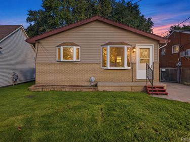 11864 Camden Street, Livonia, Mi 48150