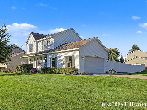7829 Chelmsford Drive SW, Byron Center, MI 49315