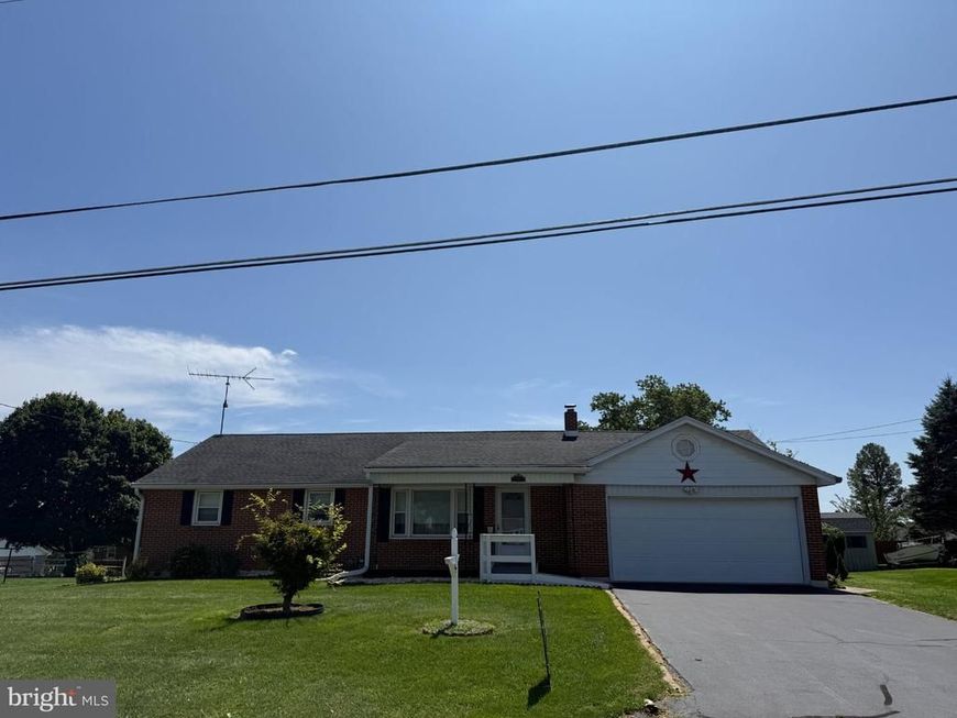 112 E Clearview Drive, Shrewsbury, PA 17361 Main Photo