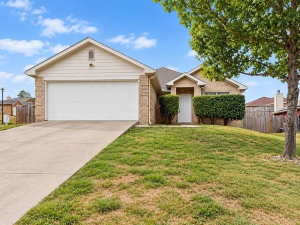 6809 Hot Springs Court , Dallas, TX 75241