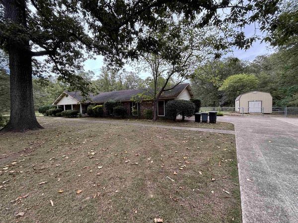 369 Highway 376 , Camden, AR 71701