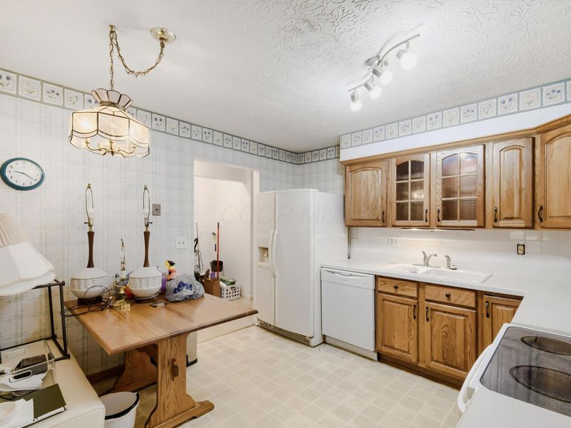 1999 Charmingfare Street, Columbus, OH 43228 Photo 15