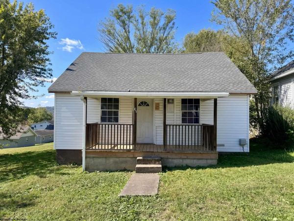 61 Satterfield Street, Rivesville, WV 26588