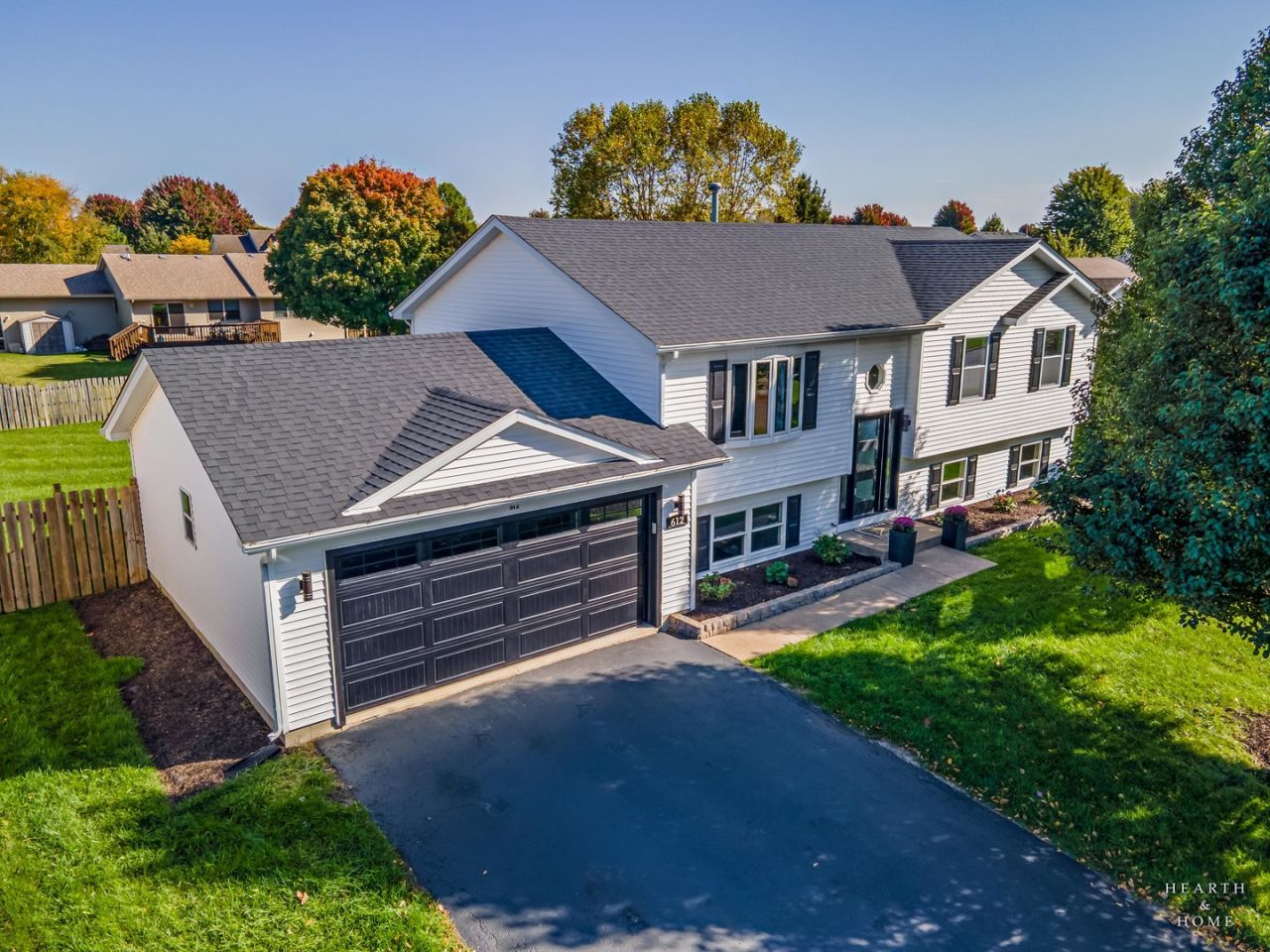 612 Wimbleton Trail, McHenry, IL 60050 Main Photo