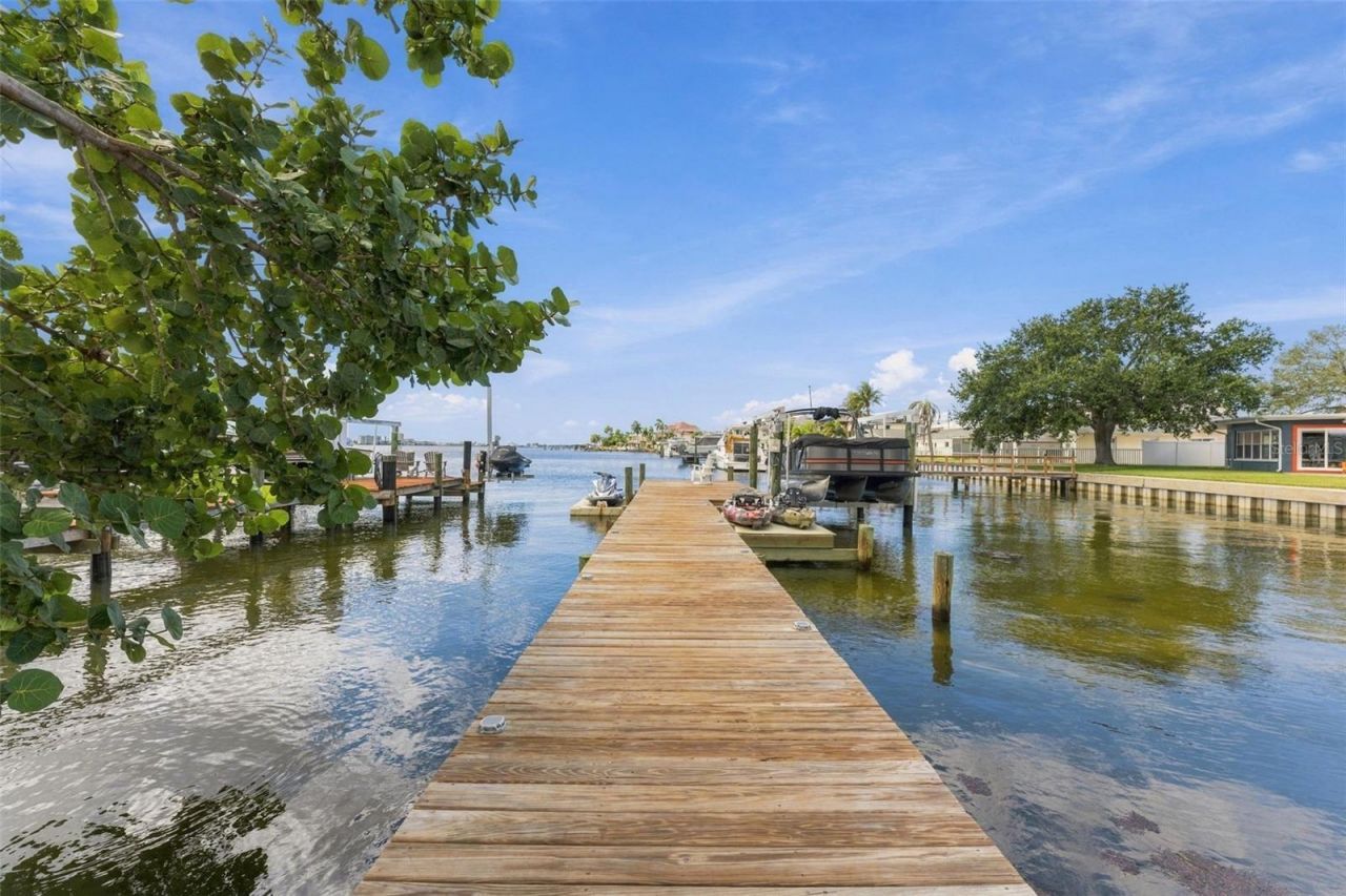 135 Harbor Drive, Palm Harbor, FL 34683 Photo