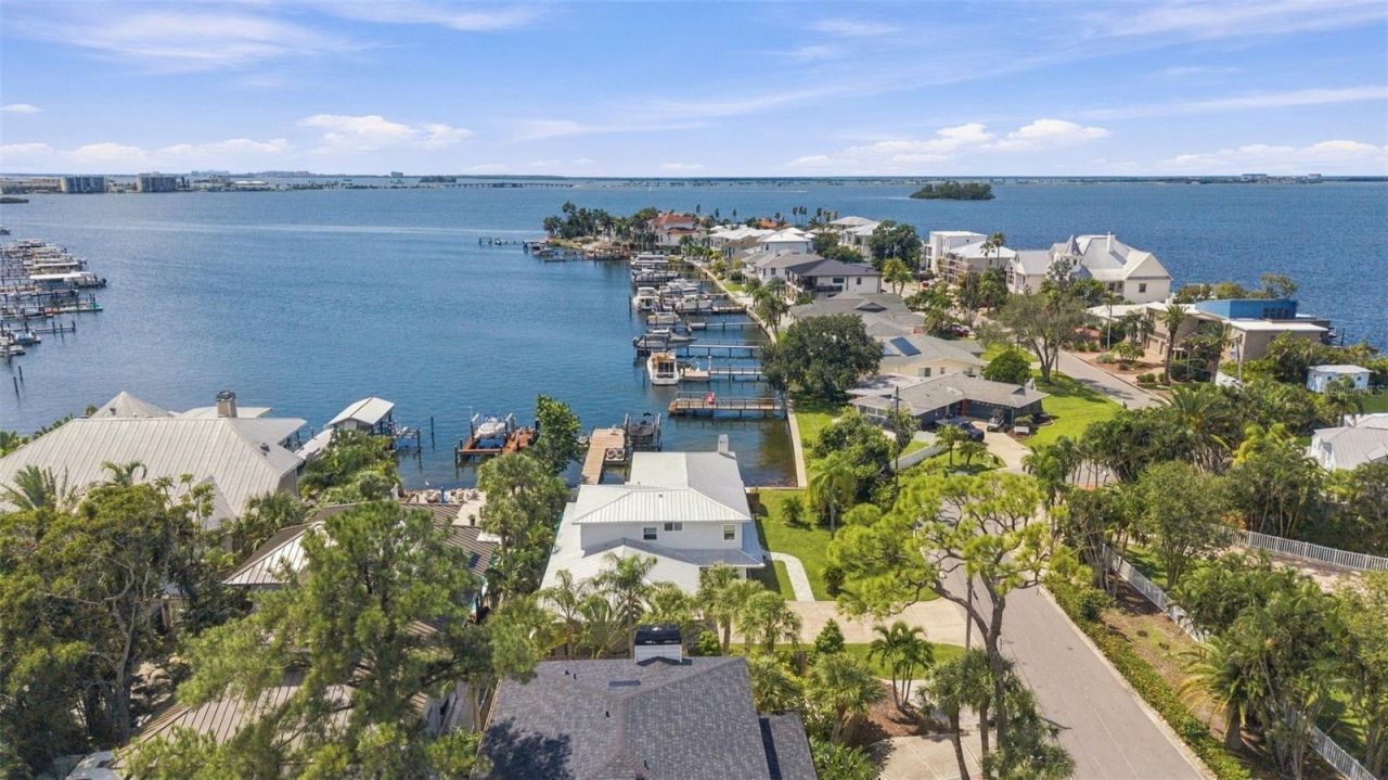 135 Harbor Drive, Palm Harbor, FL 34683 Photo