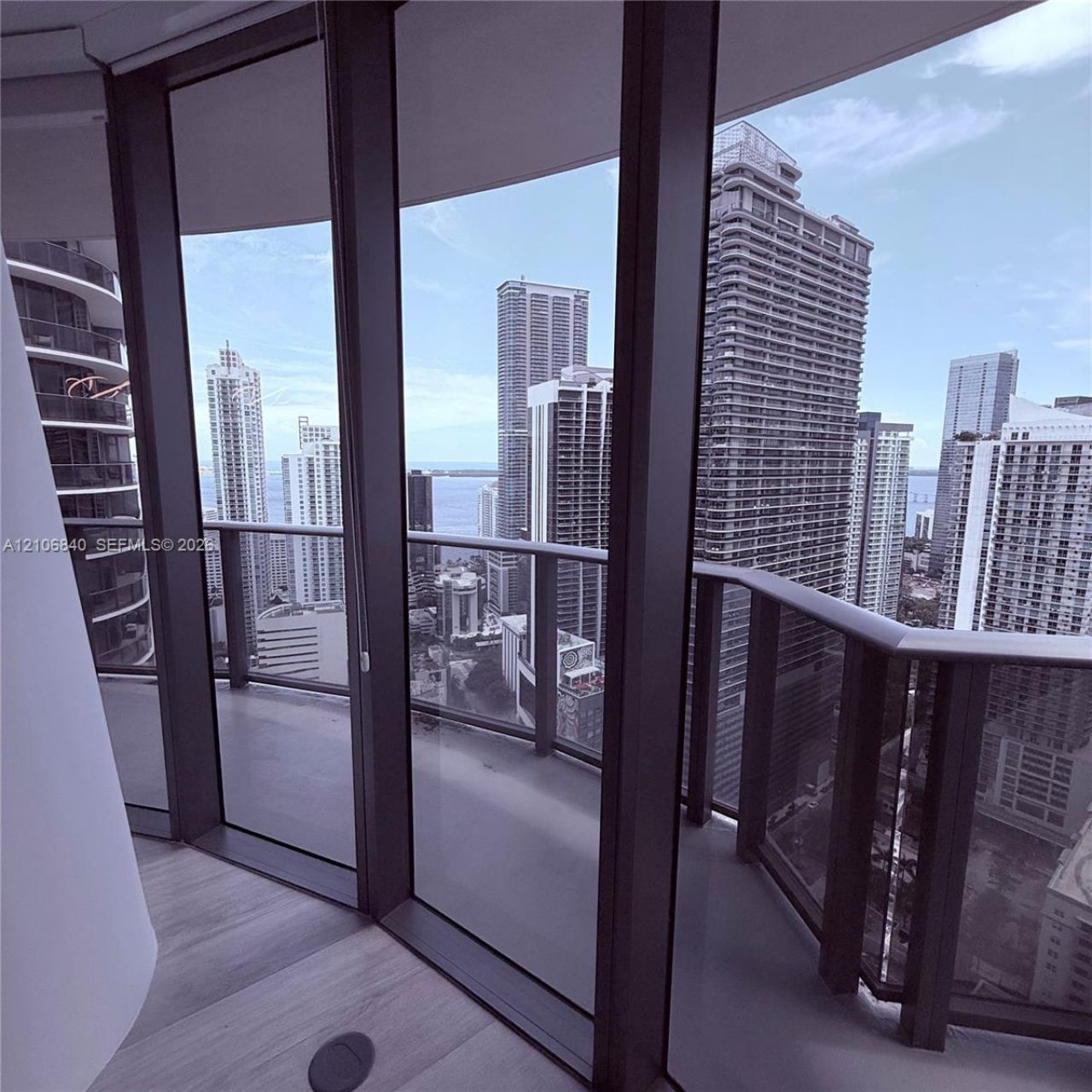 55 SW 9th St, Unit 3903, Miami, FL 33130 Photo