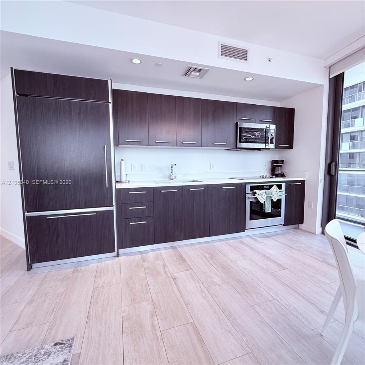 55 SW 9th St, Unit 3903, Miami, FL 33130 Photo