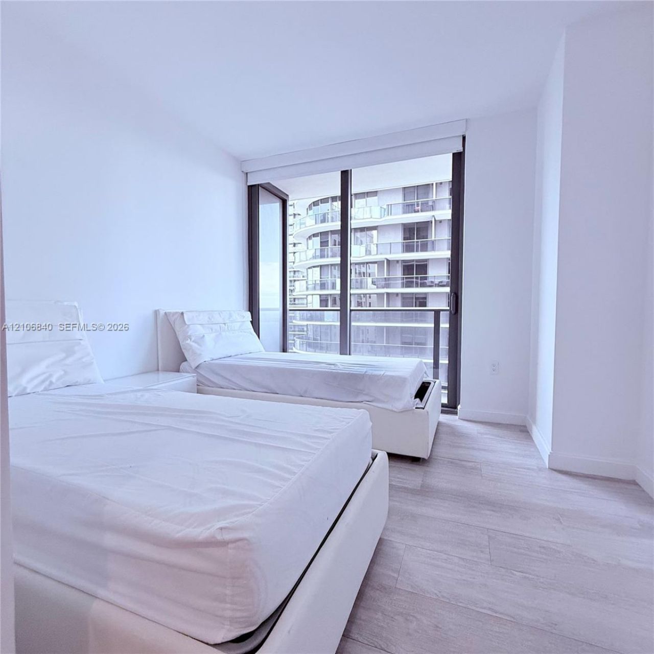 55 SW 9th St, Unit 3903, Miami, FL 33130 Photo