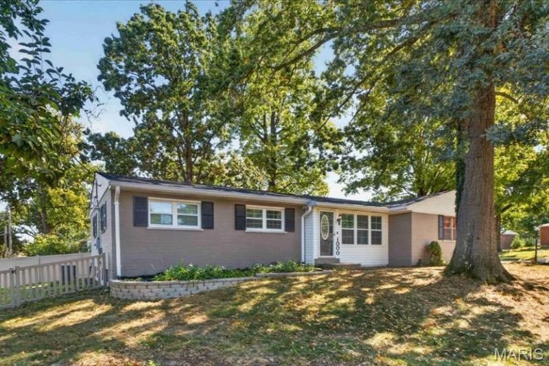 1000 Lockett Road , Des Peres, MO 63131 Main Photo