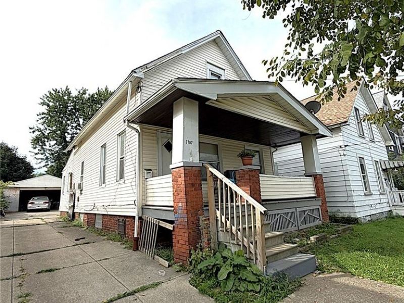 3707 Newark Avenue, Cleveland, OH 44109 Photo 2