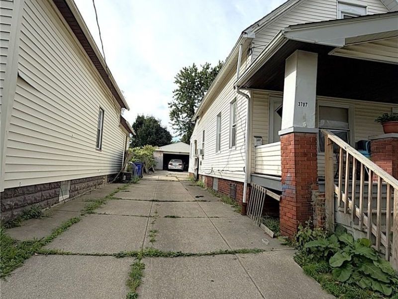 3707 Newark Avenue, Cleveland, OH 44109 Photo 31