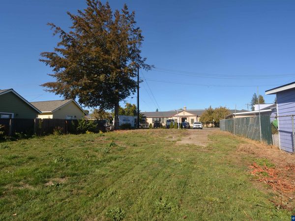 1758 Aguilas Ct NE, Salem, OR 97301