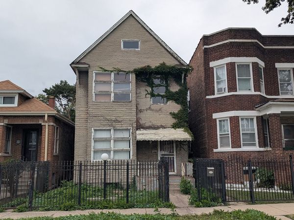 8318 S Manistee Avenue, Chicago, IL 60617