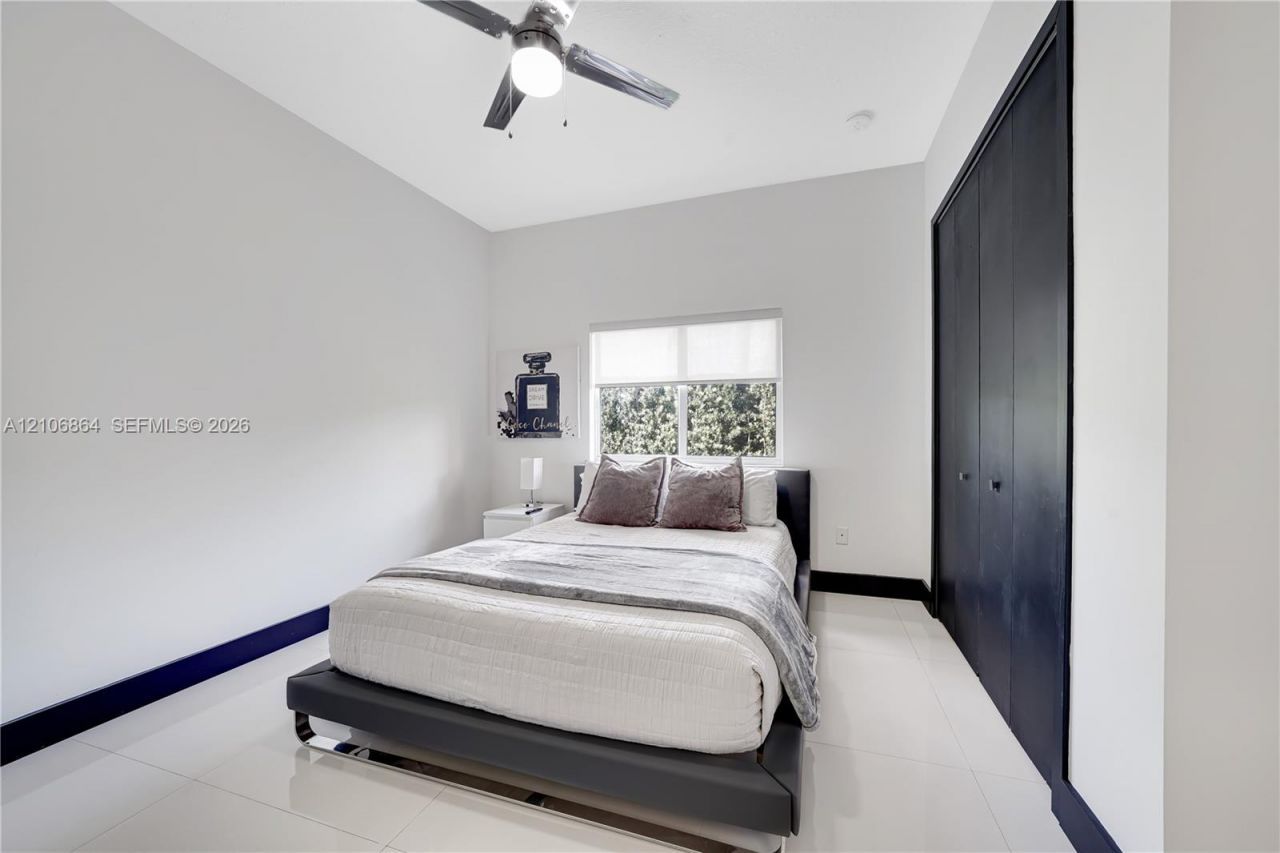 885 SW 144th Ave , Miami, FL 33184 Photo