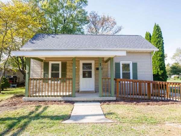 1 Vine Street , Jeffersonville, OH 43128