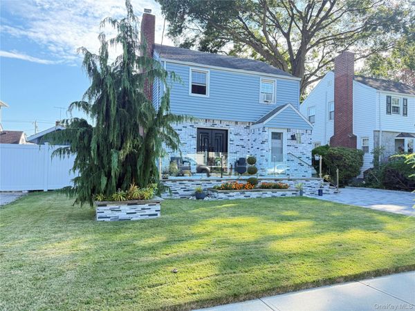 12 Cottage Place , Hempstead, NY 11550