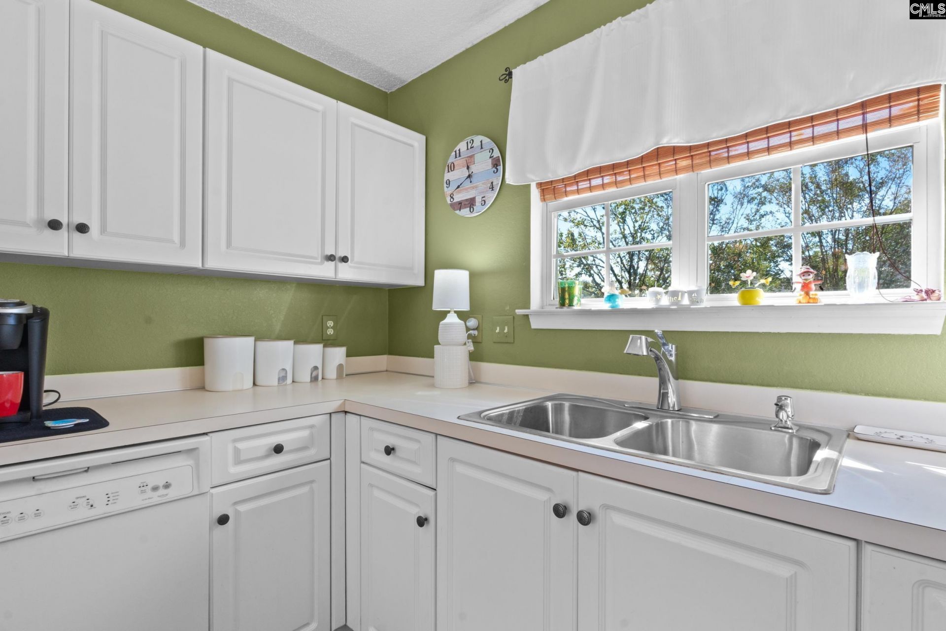 648 Park Road  Photo 10