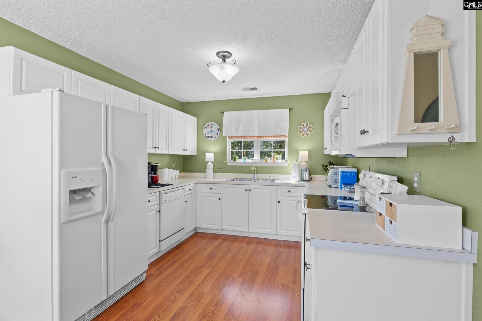 648 Park Road  Photo 9