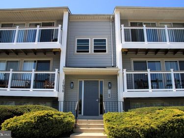 17050 CAPRI LANE, Unit 302, DUMFRIES, VA 22026