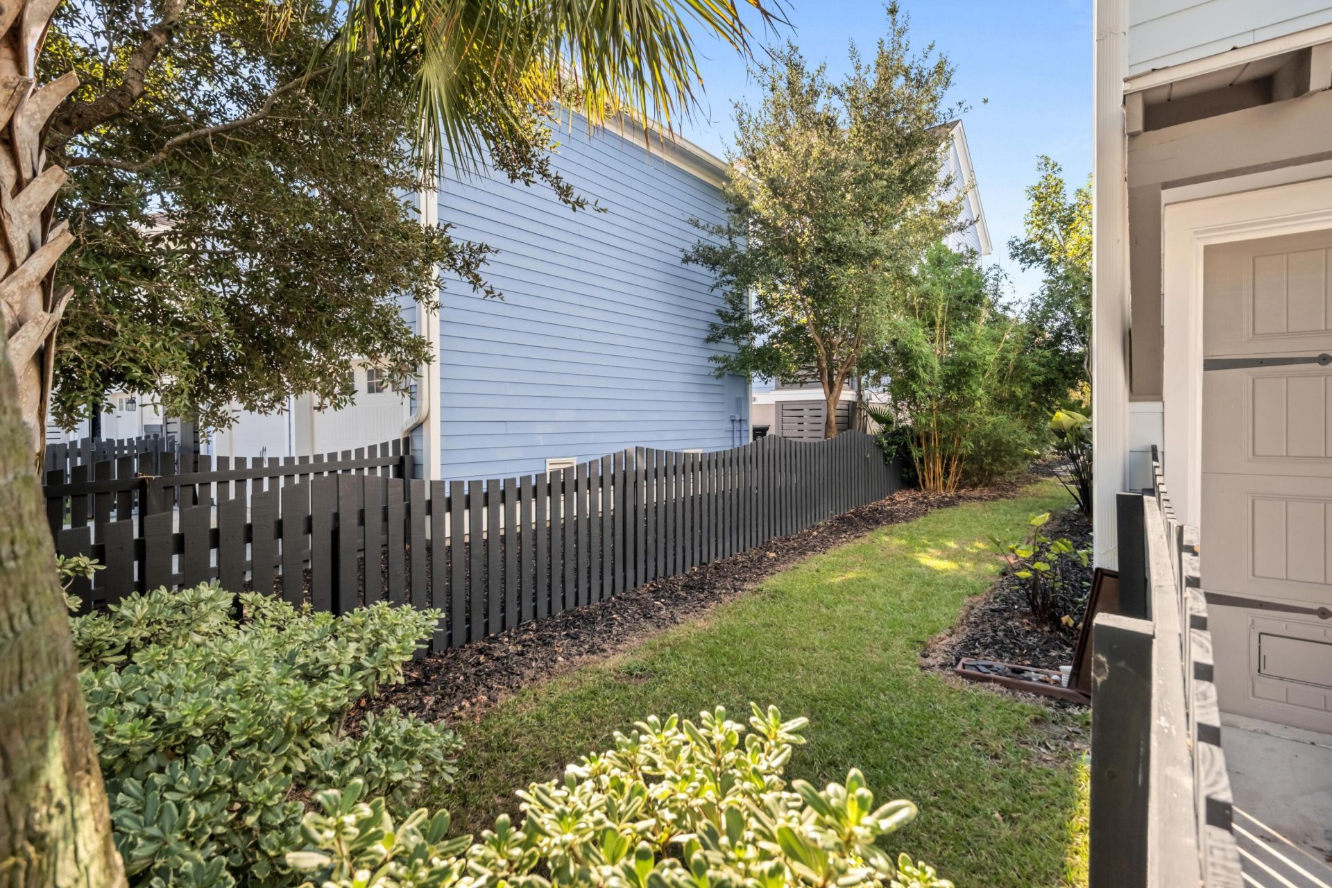 2514 Josiah Street Photo 44