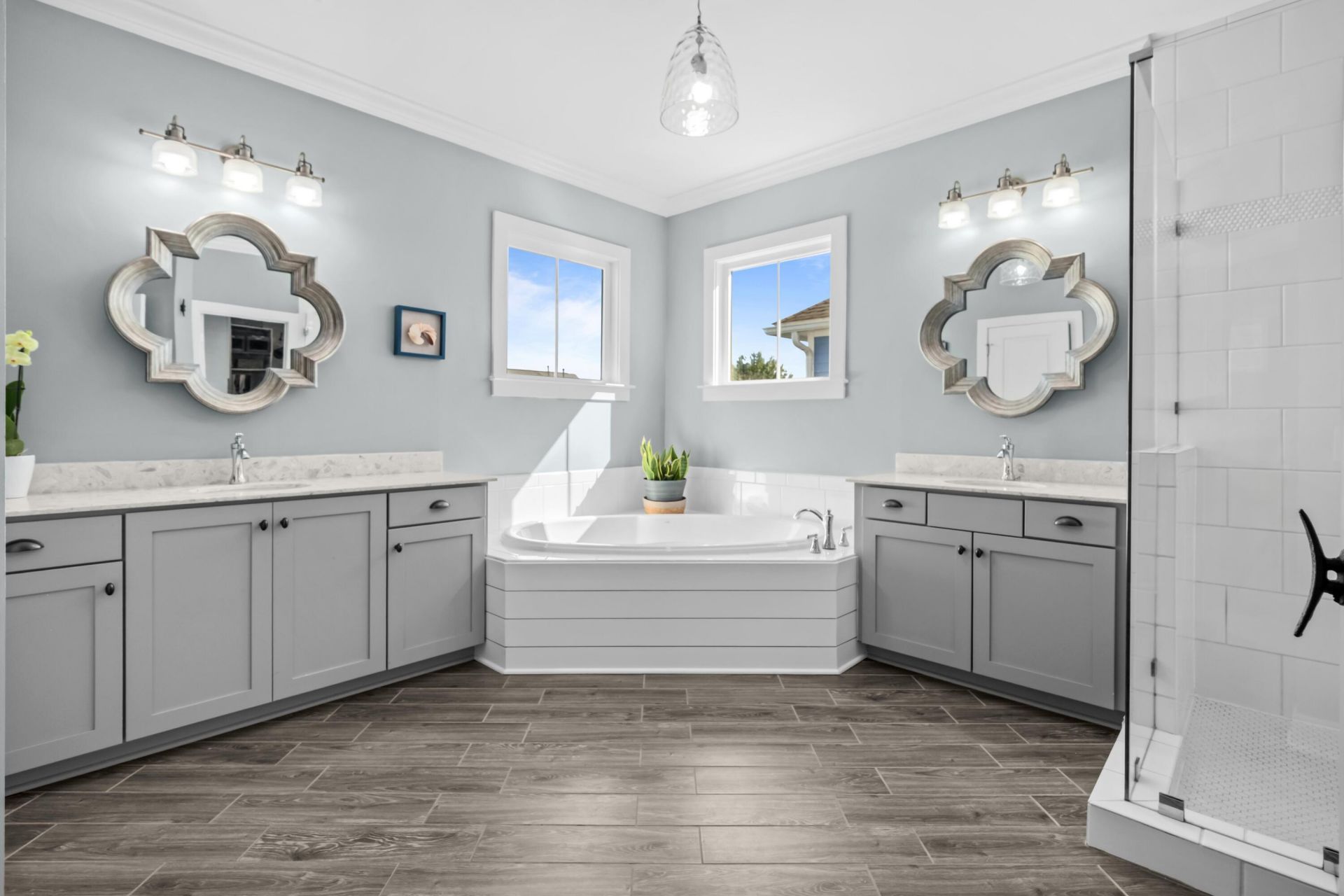 2514 Josiah Street Photo 6
